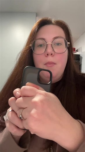 This magnetic pop socket is next-level it pops out into a sturdy kickstand and the design is totally unique! Perfect for hands-free videos, selfies, and everyday convenience.✨ #phoneaccessory #magneticgrip #kickstandholder #uniquefind #techessentials