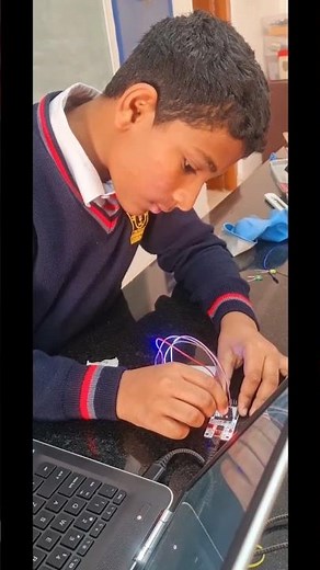 “Future Innovators at Work | Students Learn Circuit Design & 3D Modeling with Tinkercad”