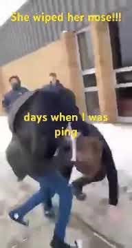Fight outside of school-chick gets her nose wiped!!!😳