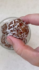 🎄 CHRISTMAS IN JULY RECIPE OR GIFT Looking for a unique gift for someone this Christmas in July? Ever thought of making a recipe and gifting it in some beautiful eco friendly jars that they can keep? Look no further, we have you covered here🤭 These Christmas balls make the perfect gift when storing in our beautiful pantry jars, a great idea for a loved one. INGREDIENTS 10 medjool dates, seeds removed 1 cup almond meal 3 tbsp coconut oil 1 cup coconut (plus extra to roll balls in) 1 tbsp cacao 