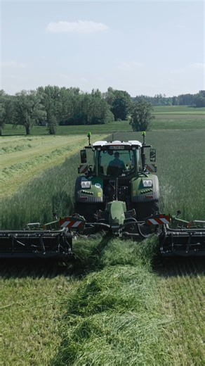 Fendt on Instagram: "The Fendt Slicer 960 KCB mower combination and the Fendt Slicer FQ KC front mower in profi magazine's seasonal test. Tested with two tractors on 1000 hectares and different forage stocks. The result: “With the Slicer 960 KCB Pro, Fendt is definitely catching up in the professional segment.” More coming soon. #LeadersDriveFendt #FendtSlicer #Fendtmowers #FendtFactor"