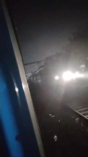 SHATABDI EXPRESS PASSING ALLEPPEY EXPRESS AT PERMBUR #train #railway