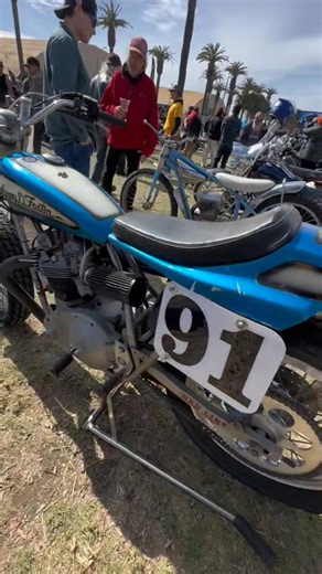 Vintage Vibes & Custom Grit British Motorcycle Power on the Dirt Track! 🏍️💨 Classic lines, raw torque, and pure rider passion all in one shot. Watch, share, and feel the old-school thunder! ⚡ #fblifestyle #custommotorcycleculture #vintageracerlife #britishmotorcyclelegends #ChopperFestShow #chopper #motorcycle #davidkris #reelsviralシ | DavidKris