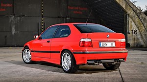 BMW E36 316i Compact gets V12 transplant, becomes textbook sleeper