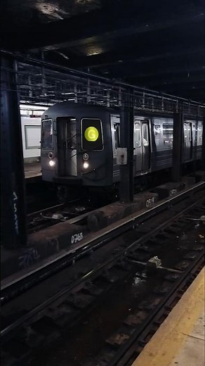 R68A (G) Train entering Broadway [SB] *Taken January 12* #mta #train #gtrain #r68 #shorts