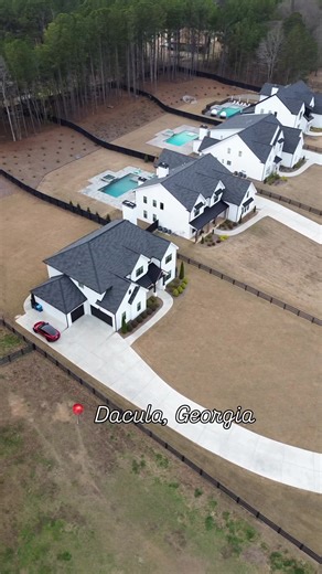 ✨Luxury custom-built modern farmhouse in Dacula, GA 🏡 💰 listed at $985,000 📍 Built in 2022 on nearly 1 acre with a private gated entrance and no HOA 🌳 🤍 Open-concept layout with high ceilings, elegant finishes, and abundant natural light 🍽️ Chef’s kitchen with a large island, farmhouse sink, custom cabinetry & modern fixtures 🛏️ Spacious owner’s suite with a spa-style bathroom and walk-in closet 🛁 Multiple bedrooms and bathrooms — perfect for family, guests, or a home office 🌿 Covered b