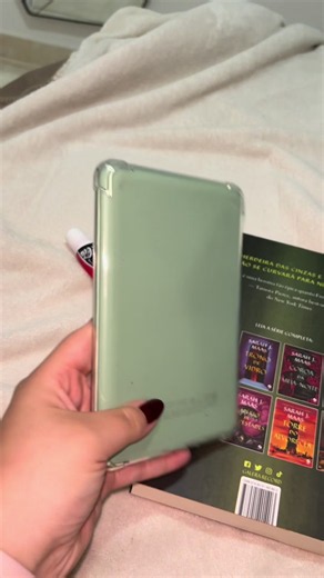 Isso salvou meu kindle de mais arranhões jurooo #kindle #livros #booktok
