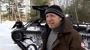 Dieser Mini-Panzer aus "Fast & Furious" geht mal so richtig ab 😎💪 Kann der Ripsaw wirklich auch springen? Die 800 PS beschleunigen den Ripsaw in 3,5 Sekunden von 0 auf 100 km/h! Kein Wunder, dass Helge Thomsen mit diesem Panzer richtig Spaß hatte 😄 #gripcollection #gripdasmotormagazin | GRIP - Das Motormagazin