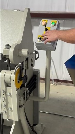 Baileigh 14 Gauge Hydraulic Box and Pan Brake