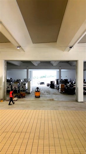 Cresce un progetto firmato 𝗦𝗰𝗮𝗹𝘇𝗼 𝗕𝘂𝗶𝗹𝗱𝗶𝗻𝗴. A Piazza Armerina la struttura è in fase di costruzione; un lavoro che unisce esperienza, tecnica e cura dei dettagli, dal progetto alla realizzazione. 📍 Via Palermo, 38 – Granieri, Caltagirone 📞 0933 29542 #ScalzoBuilding #EdiliziaIndustriale #Prefabbricati #Costruzioni #StrutturePrefabbricate | Scalzo Building srl