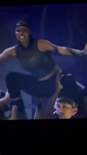 The Late Michael Jackson Performed Beat It Live (2001) Pt 1