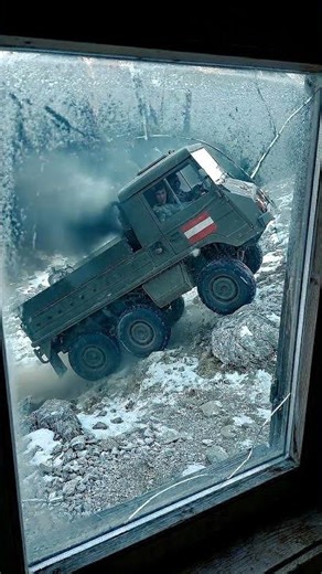 Insane off-road beast! 🇦🇹 Austrian Army Pinzgauer 712 climbing raw alpine terrain. Rare footage!