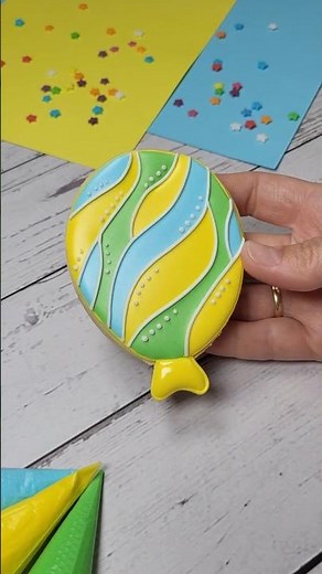 Hot Air Balloon Cookie Decorating #cookiedecorating #cookieicing #ballooncookies