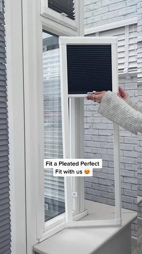 Fit a Pleated Perfect Fit Blinds with us 😍 #hometrends2022 #interiordesign #blinds #newhome #home #newbuild