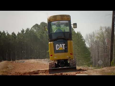 Retractable Undercarriage on the 1-2 Ton Cat® Mini Excavators