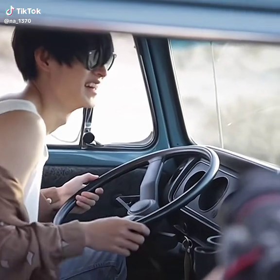 山崎賢人の魅力：スタイルとプライベート