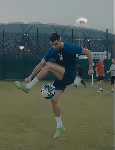 Rare Ronaldo Freestyle Skills 😈