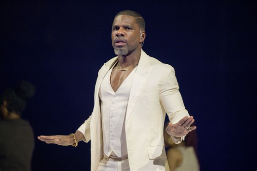 Kirk Franklin Apologizes for Controversial Outfit