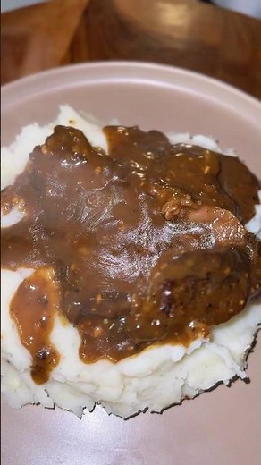 Smothered chuck shoulder steak. RECIPE BELOW #cooking #food #fyp