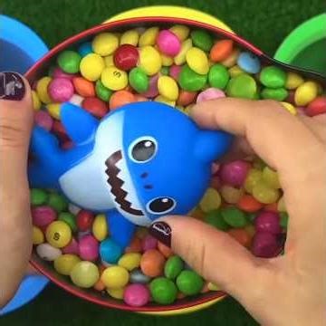 full of 3 rainbow bathtub with candy #candy #satisfying #candyopening #baby