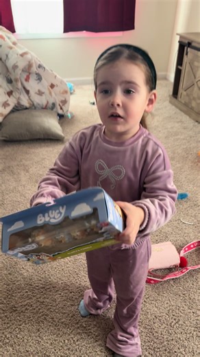 Toddler Accidentally Orders from Amazon Using TV Remote