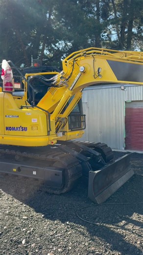 Do you like your machinery to be clean? T&T cleaner is a cleaner in a league of its own and is available in the HyBag. The HyBag is a detergent that connects straight to the foam gun meaning no decanting is required. Cleaning made easy. Have questions? Contact us or a local distributor. | Schippers New Zealand