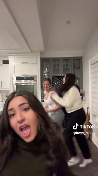 Explore the Silver Lining Dance Trend to 'La La La'