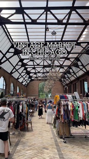 Kennedy Bloom | Chicago vintage lovers 💗 a HUGE vintage market is happening in the city this weekend! @vintagehousechicago is taking over Rockwell on the... | Instagram