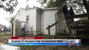 400 Rebuilding Together Clay County volunteers spread across Clay County today to help make homes safe and healthy. Such a fun, uplifting story to shoot, edit, and share with viewers. http://www.kctv5.com/story/33296321/volunteers-come-together-to-help-those-in-need-in-clay-county KCTV5 News | Natalie Davis