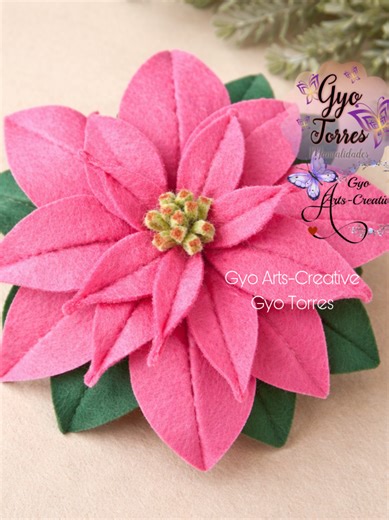 Flor en fieltro. moldes al final #manualidades #flores #DIY