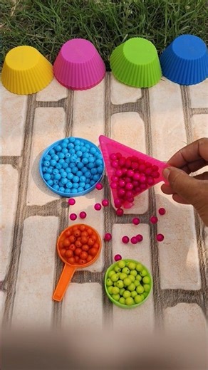 Pouringbeads#satisfying #shortsvideo 🌈❤️🎊😍🌻