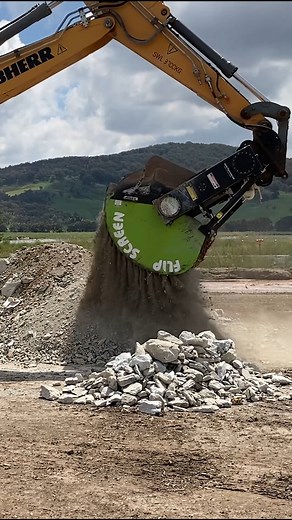 78K views · 362 reactions | Screen Any Material #Flipscreen #ScreeningBucket #Excavator | Flipscreen | Facebook