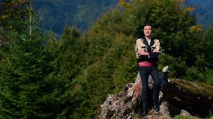 307K views · 10K reactions | Să te iubești pe tine așa cum ești, să lupți pentru visele tale și să nu te lași doborât de nimeni și nimic! Nu a fost și nu este ușor să rămâi curat într-o lume care se schimbă cu viteză. Mi-am păstrat cântecul și cei 7 ani de acasă. | VALENTIN SANFIRA | Facebook