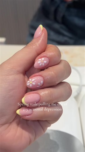 Spring-Inspired Nail Designs to Brighten Your Mood