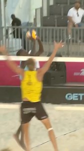 The JUMP SET to end an INTENSE rally. 👏🔥 📺 Full match replays on VBTV. ☀ #BeachVolleyball #Recap2022 | Beach Volleyball World