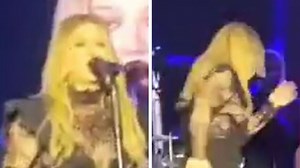 Kelly Clarkson flees stage over wardrobe malfunction