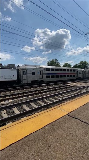 NJT 6 Car Bi Lvl ALP 45 Leader #njt #shorts #train #railway #railroad #railfan #trainspotting #nj