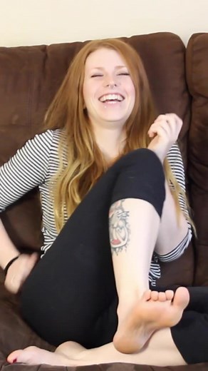 She has a wild reaction to the suggestion that when I snap my fingers she feels tickled #mesmerism #hypnosis #hypnotized #mesmerized #hypnotizedgirl #hypnotism #ticklemonster #tickles #tickled #hypnosisshow #hypnotist #mesmerist #thelastmesmerist