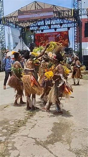 png custom dance #dance #custom #papuanewguinea