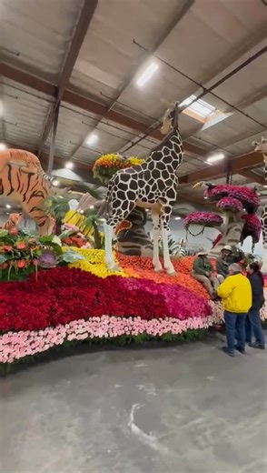 Don't miss an inch of this beauty! #followers | Rotary Rose Parade Float Committee