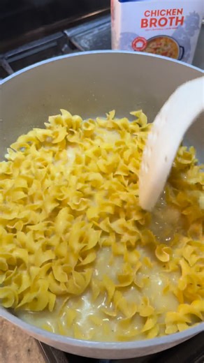 So good https://aldentediva.com/creamy-cafeteria-noodles/ | Al Dente Diva Food & Recipes