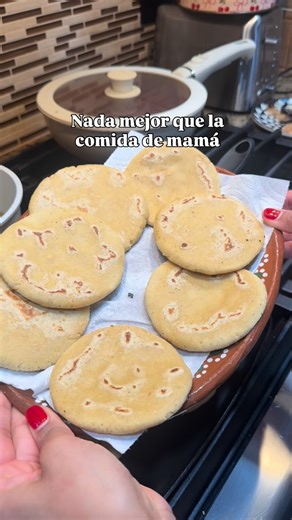 Laura Contreras on Instagram: "No pienso discutir #comidamexicana #recetasfáciles #ideasdecomida #comidademama"