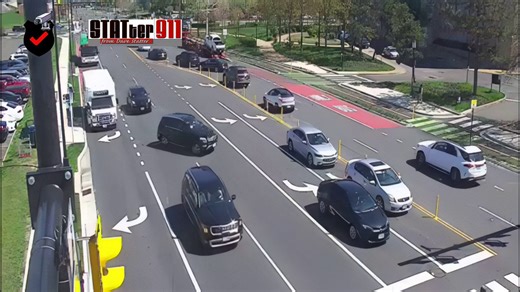 THIS MAKES NO SENSE: @ArlingtonVA spent tons of money to make Army Navy Drive safer. Particularly near  S. Hayes St. Yet, multiple times daily, vehicle carriers are allowed to block the bus lane for a half-hour or more at a time. They then drive cars the wrong way on this major roadway. As my previous post showed (below ⏬⏬), there is room on the Fashion Centre property to handle this without putting the people walking and driving nearby in jeopardy. This has gone on for years. I hope someone in 