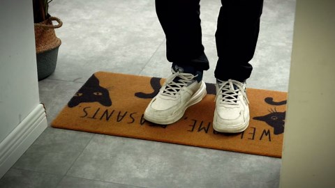 Cat Welcome Mat Outdoor Door Mat, Funny Black Cat Doormat, Non Slip Cat Door Mats for Front Door, Entrance, Porch, Resist Dirt, Easy to Clean, 17"" x 30"", Brown