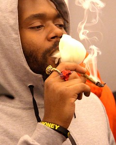 414K views · 8.1K reactions | The wave of cannabis legalizations has deepened divides and complicated the marijuana industry. Corporate weed is thriving but the black market for cannabis still looms large. | VICE | Facebook