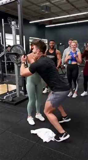 This gym proposal broke the internet 😳