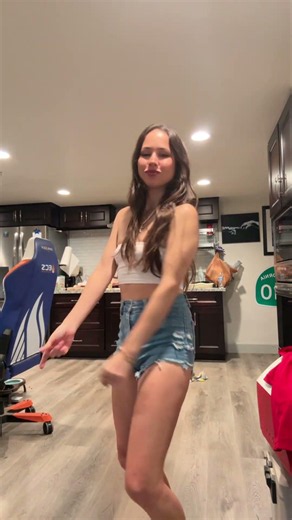 🎥🥰I live stream daily on Clapper! Follow me and check all my links in bio! #clapper #livestream