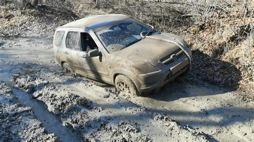 101K views · 976 reactions | Deep Mud Challenge: Nissan Patrol Y61 on 38.5s vs Honda CR-V Mk2  | The Best 4x4 Page | Facebook