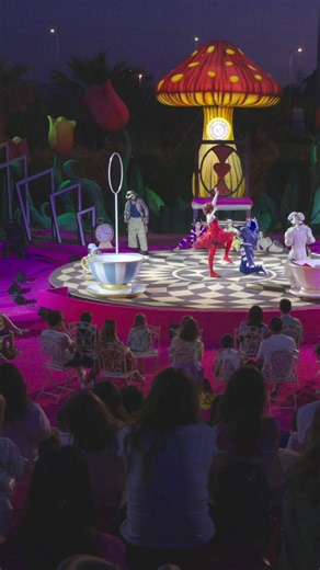 Le fiabe esistono. E puoi viverle davvero. A Rimini ha aperto This is Wonderland! Un parco spettacolare ispirato alla fiaba di Alice, dove ogni dettaglio ti porta in un altro mondo. Aperti fino al 5 ottobre! ✨ Oltre 1500 installazioni luminose 🌳 40.000 MQ di scenografie da sogno 🐛 Shishà Bar – il bar del Brucaliffo 🃏 Tutti i personaggi della fiaba 🎭 "Alice, Lost Inside You" – uno spettacolo che ti trascina nel cuore della storia 🍔 Area street food per ogni gusto This is Wonderland è il post