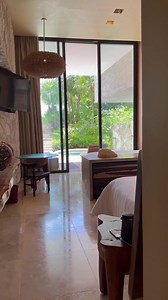 Distinguished by its private beach access and its own secluded pool, our Beach Front Suite is an oasis of serenity enveloped by the lush embrace of nature. | La Casa de la Playa
